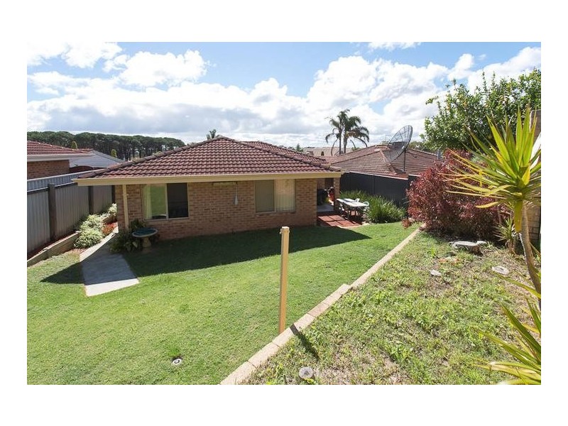14A Meadow Close, Kardinya WA 6163