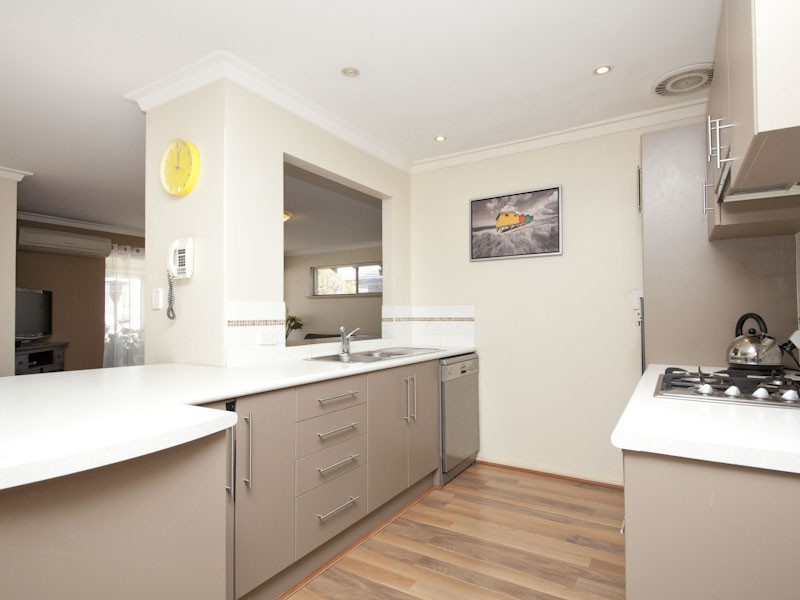 9 Gurney Road, Spearwood WA 6163