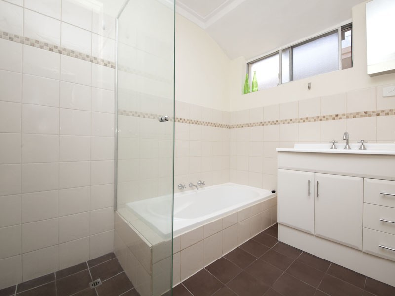 9 Gurney Road, Spearwood WA 6163