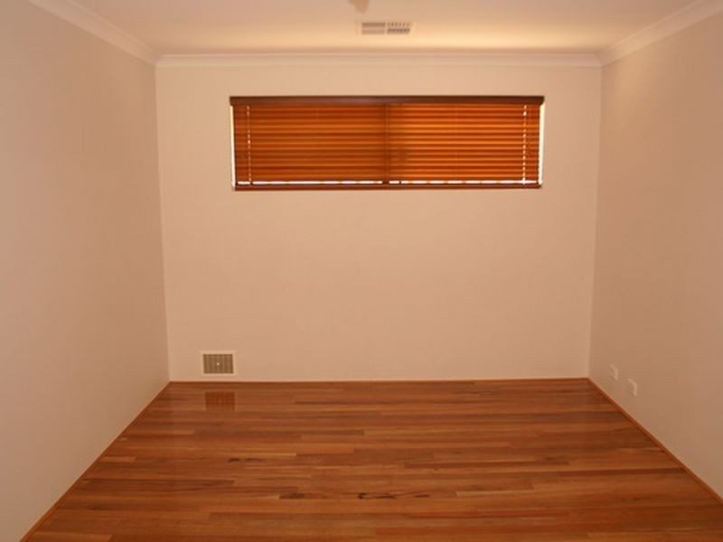 8 Halcyon Way, Atwell WA 6164