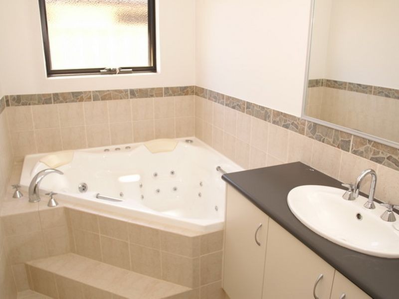 8 Halcyon Way, Atwell WA 6164