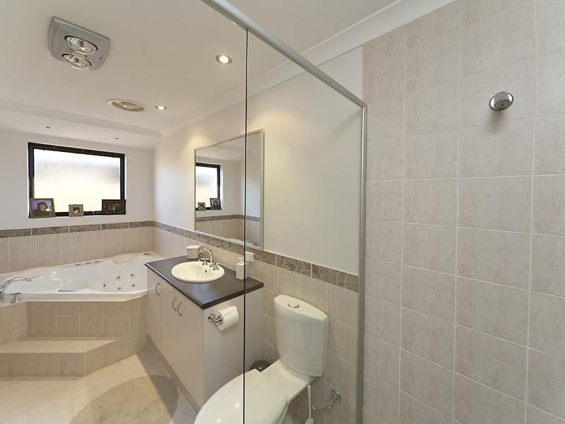 8 Halcyon Way, Atwell WA 6164