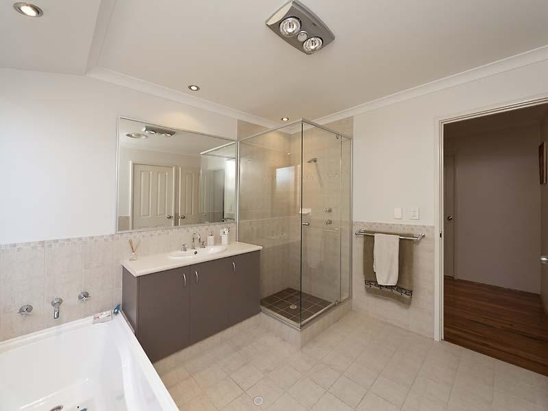 8 Halcyon Way, Atwell WA 6164