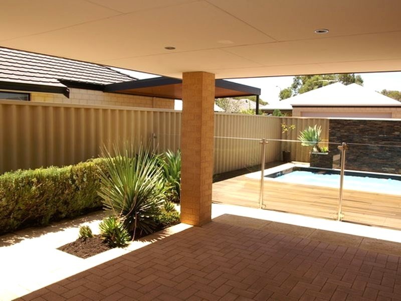 8 Halcyon Way, Atwell WA 6164