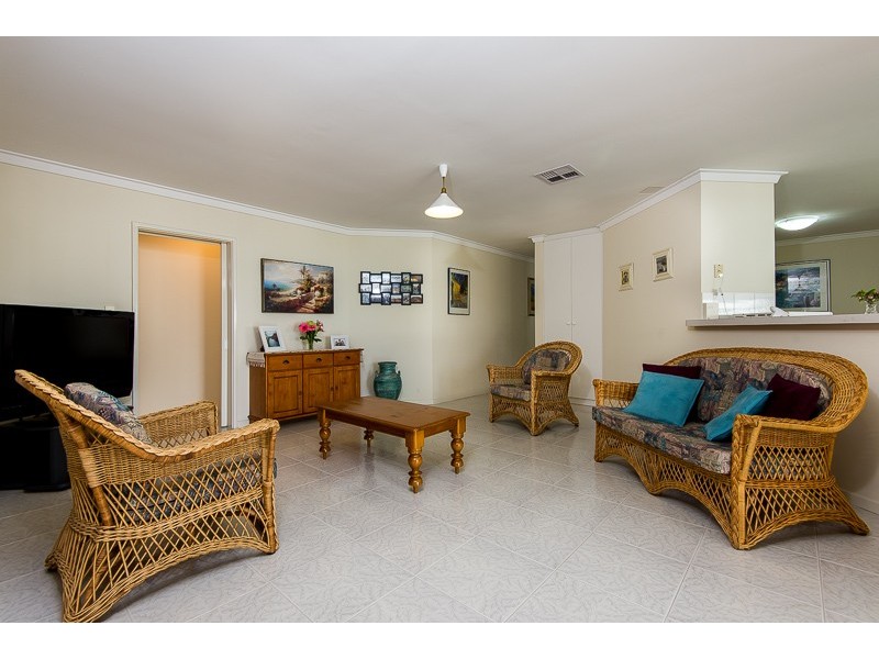 5 Nancy Way, Coogee WA 6166