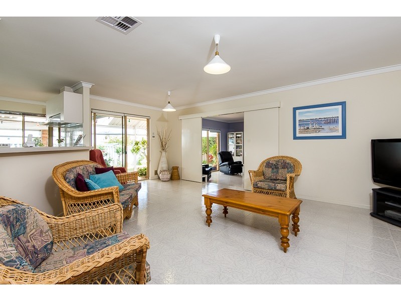 5 Nancy Way, Coogee WA 6166