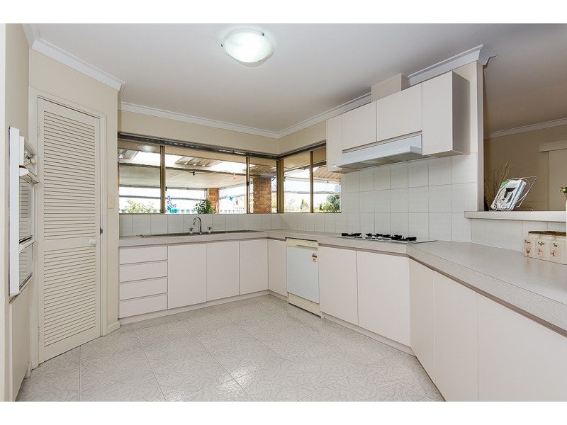 5 Nancy Way, Coogee WA 6166