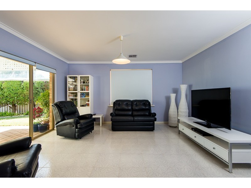 5 Nancy Way, Coogee WA 6166