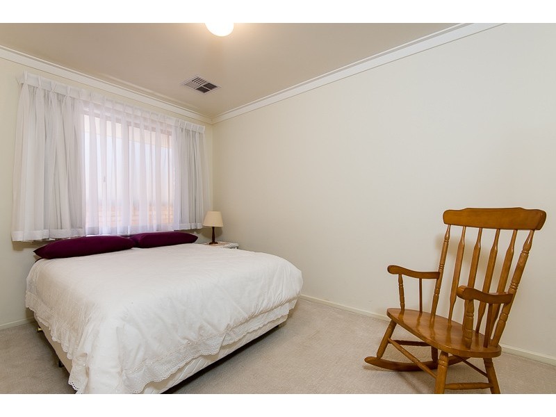5 Nancy Way, Coogee WA 6166