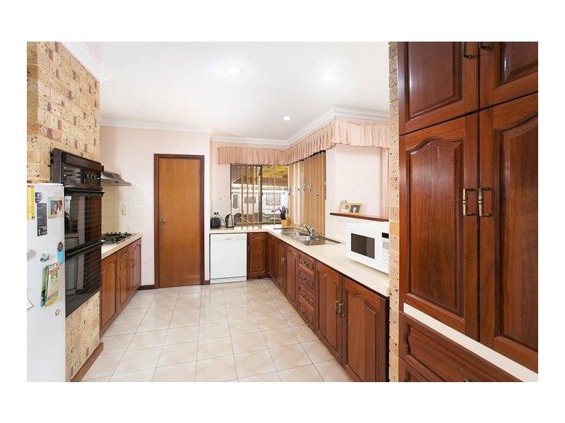 6 Browning Way, Munster WA 6166