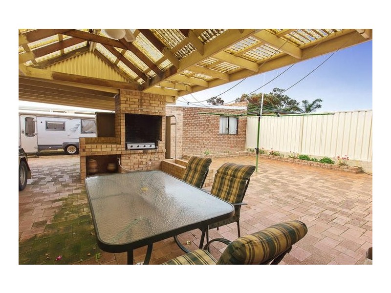 6 Browning Way, Munster WA 6166