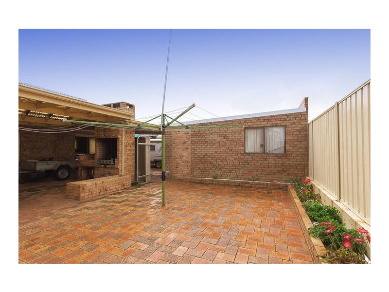 6 Browning Way, Munster WA 6166