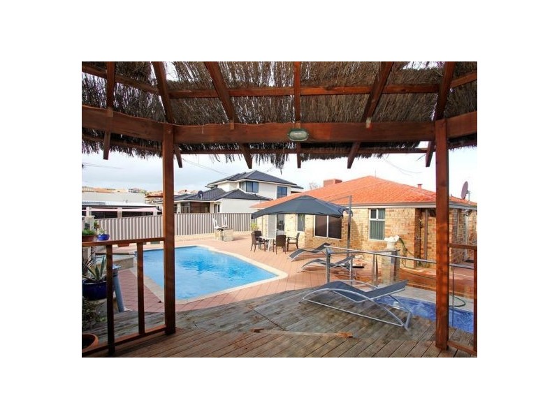 9 Geordie Court, Coogee WA 6166