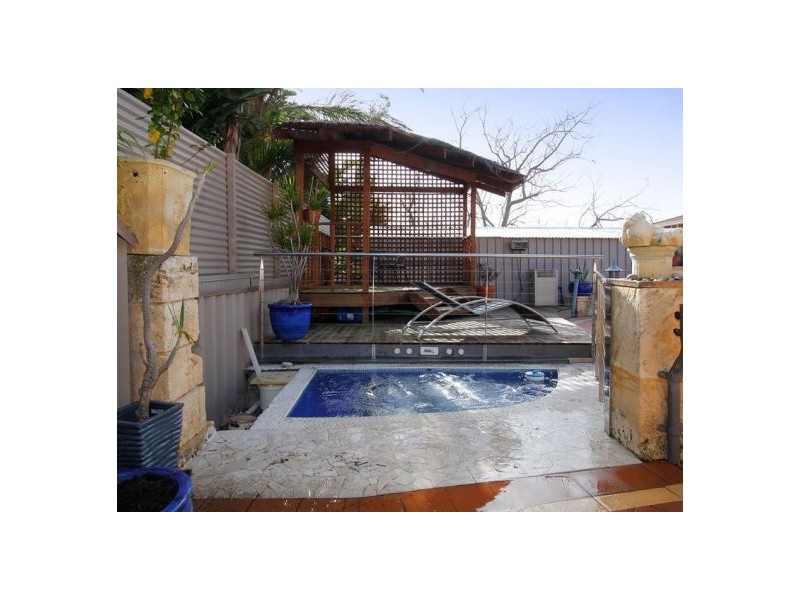 9 Geordie Court, Coogee WA 6166