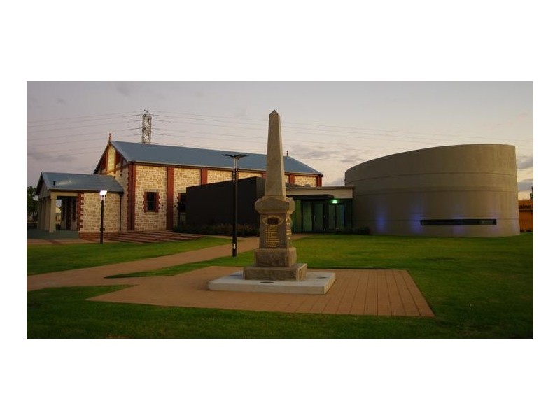 40 Davilak Avenue, Hamilton Hill WA 6163