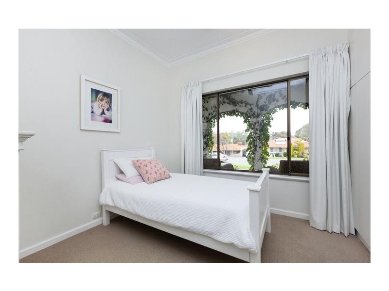 22 Amberley Way, Hamilton Hill WA 6163