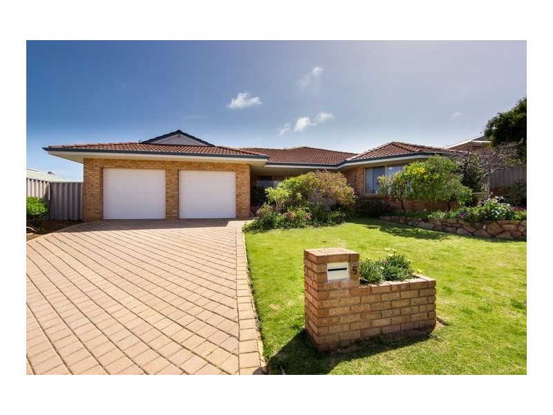 5 Nancy Way, Coogee WA 6166