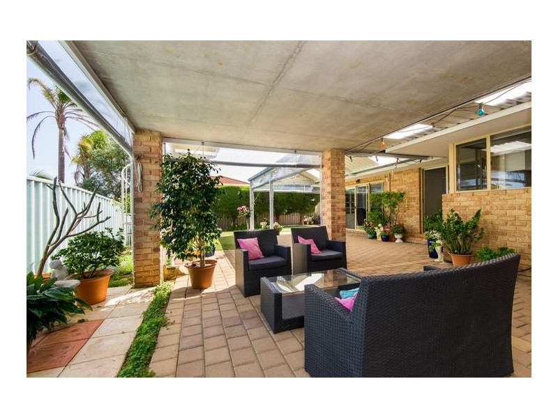 5 Nancy Way, Coogee WA 6166