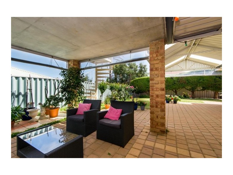 5 Nancy Way, Coogee WA 6166