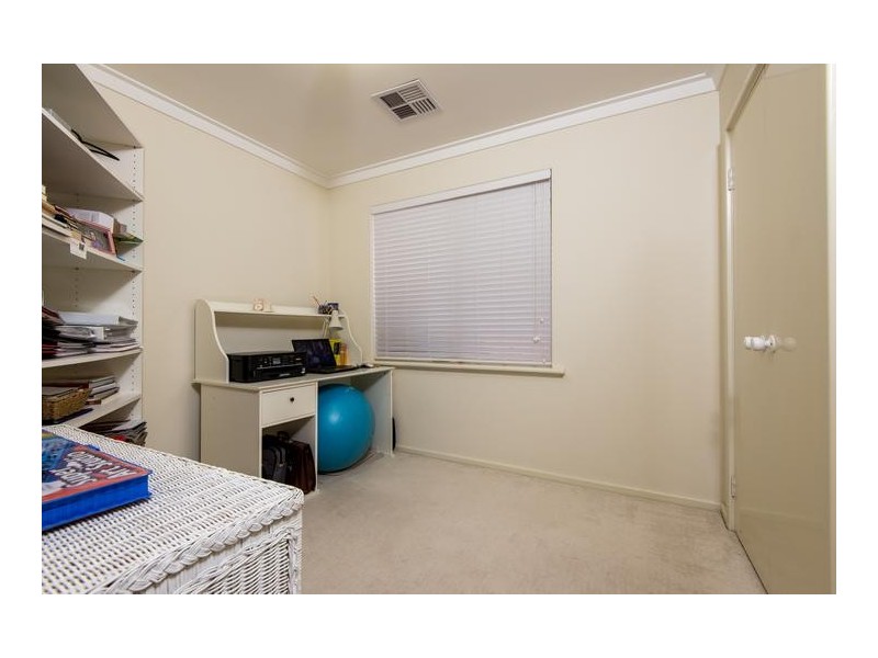 5 Nancy Way, Coogee WA 6166