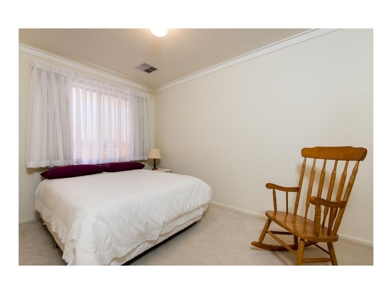 5 Nancy Way, Coogee WA 6166