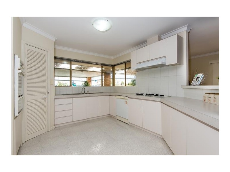 5 Nancy Way, Coogee WA 6166