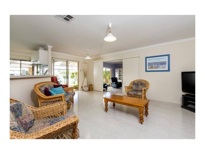 5 Nancy Way, Coogee WA 6166