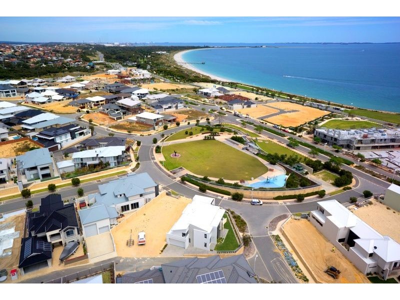 20 Lucretia Circle, North Coogee WA 6163