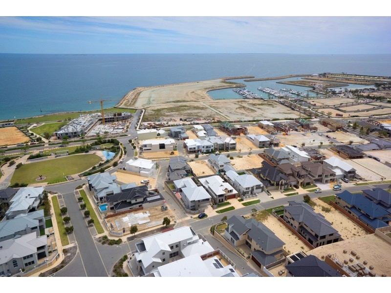 20 Lucretia Circle, North Coogee WA 6163