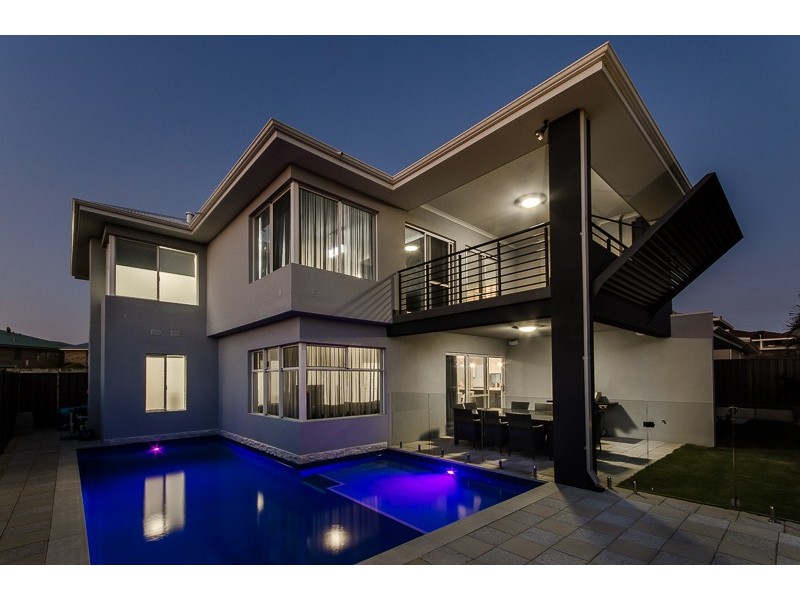 10 Porpoise Court, Coogee WA 6166