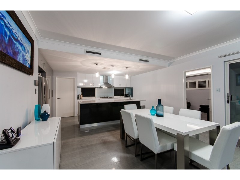 10 Porpoise Court, Coogee WA 6166