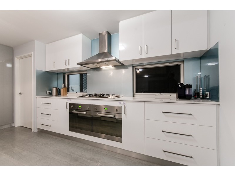 10 Porpoise Court, Coogee WA 6166