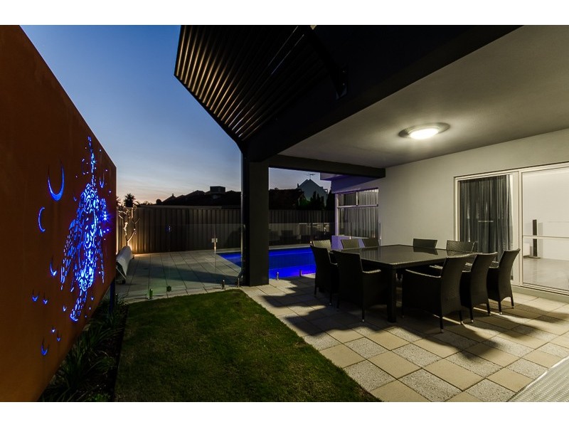 10 Porpoise Court, Coogee WA 6166