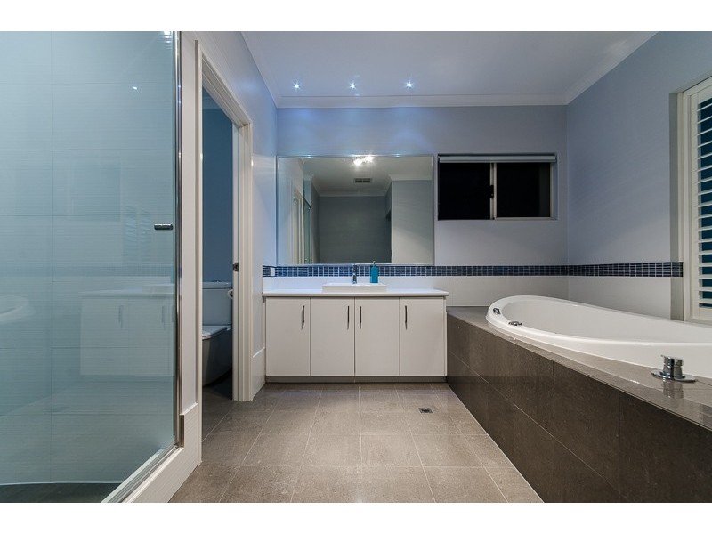 10 Porpoise Court, Coogee WA 6166