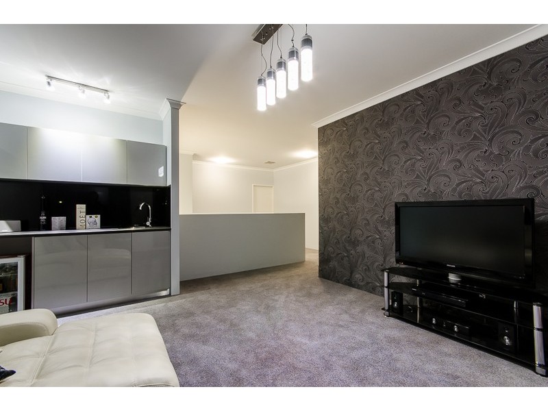 10 Porpoise Court, Coogee WA 6166