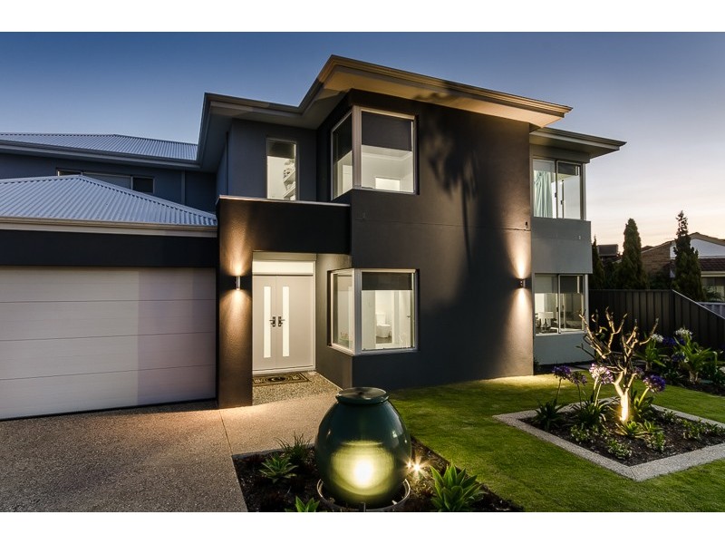 10 Porpoise Court, Coogee WA 6166