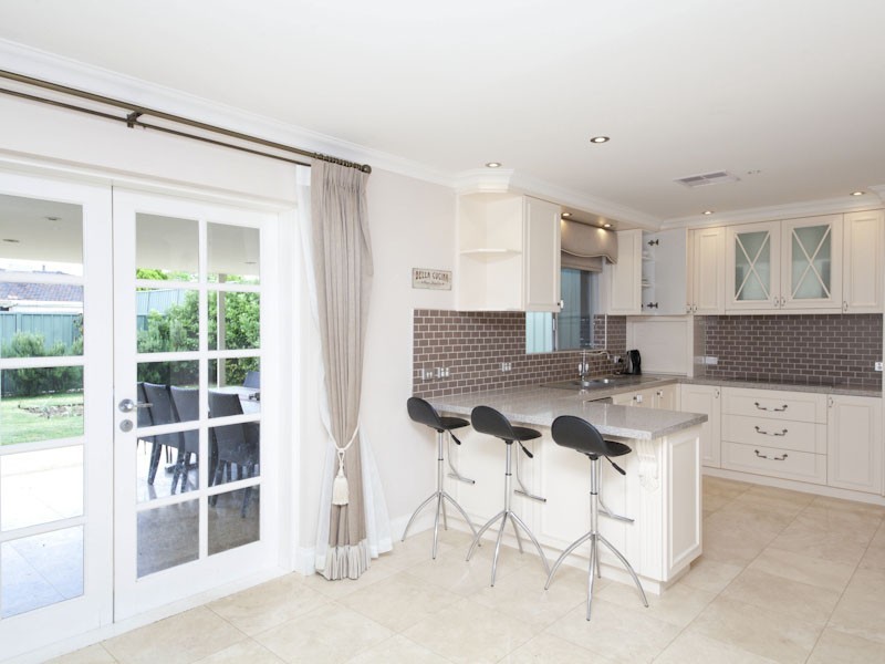 99 Leaside Way, Spearwood WA 6163