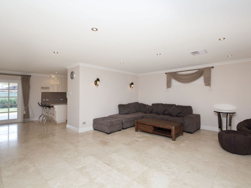 99 Leaside Way, Spearwood WA 6163