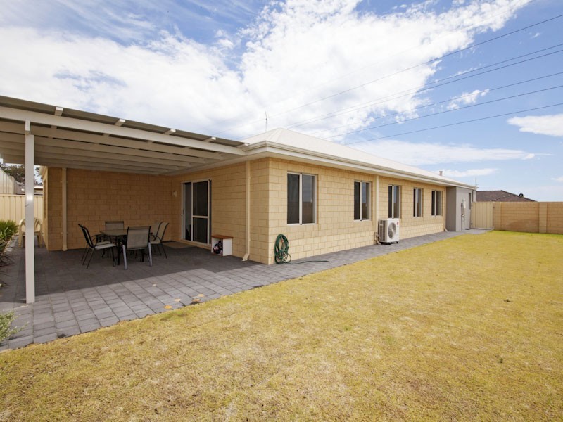 57 Birchley Rd, Beeliar WA 6164