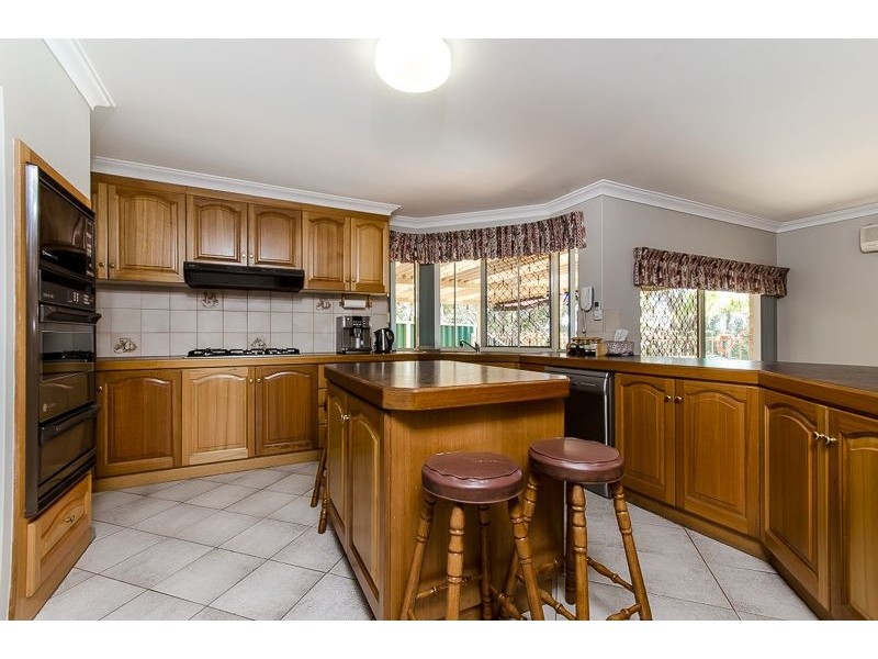 12 Oporto Rise, Coogee WA 6166