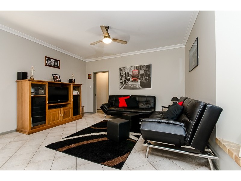 12 Oporto Rise, Coogee WA 6166