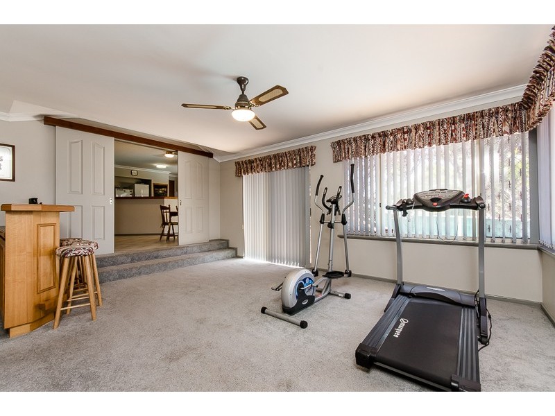 12 Oporto Rise, Coogee WA 6166