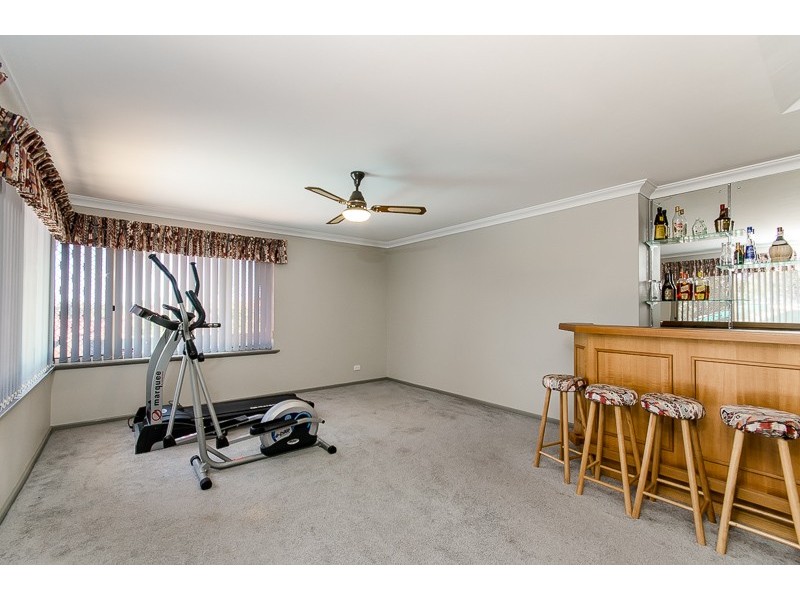 12 Oporto Rise, Coogee WA 6166