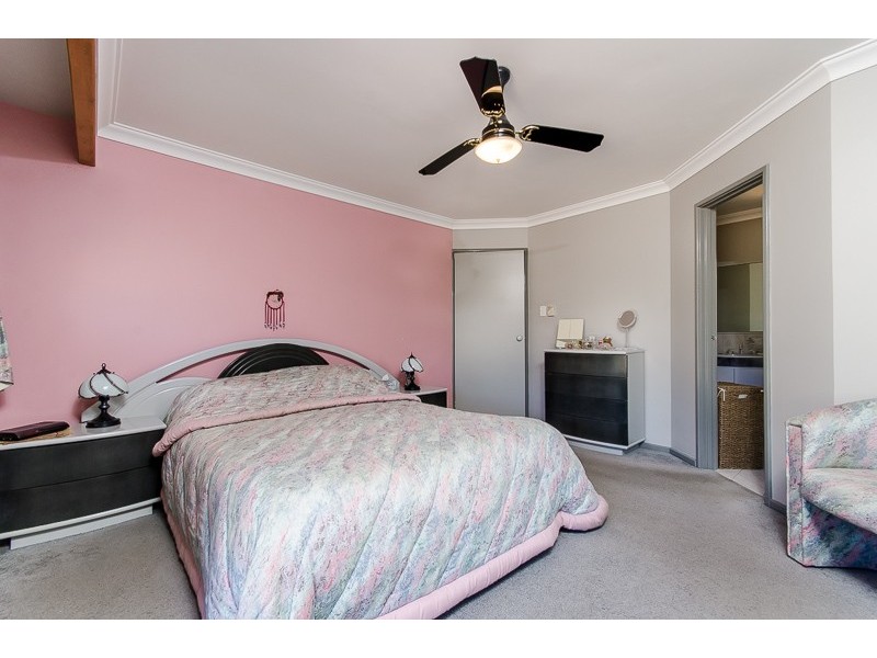 12 Oporto Rise, Coogee WA 6166