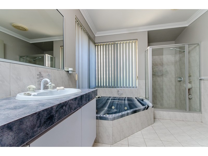 12 Oporto Rise, Coogee WA 6166