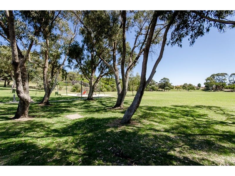 12 Oporto Rise, Coogee WA 6166