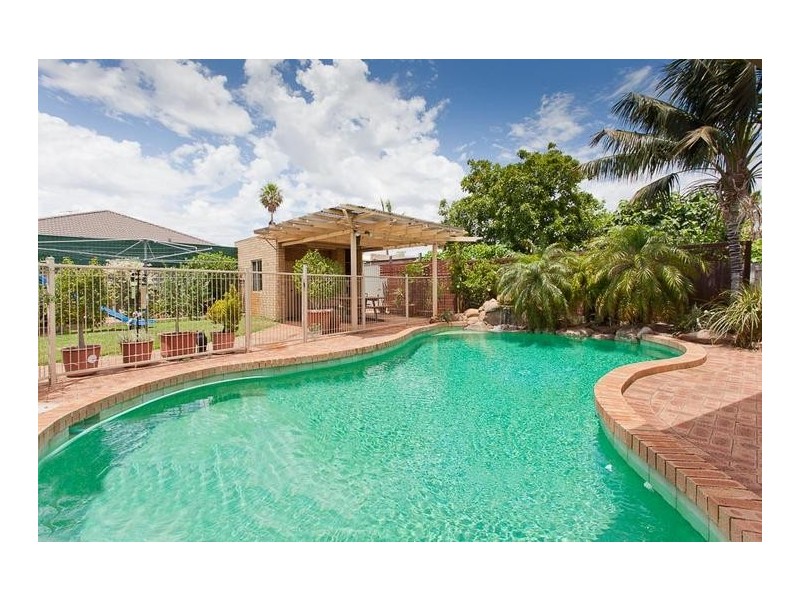 13 Lawson Place, Munster WA 6166