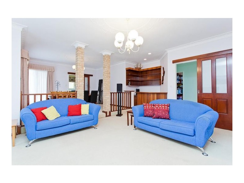 13 Lawson Place, Munster WA 6166