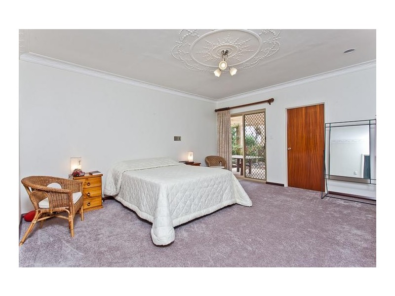 13 Lawson Place, Munster WA 6166