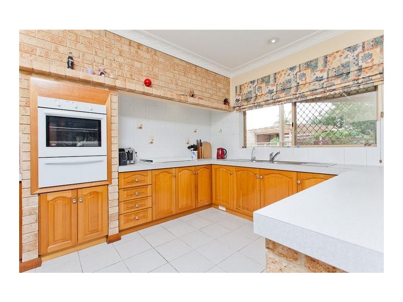 13 Lawson Place, Munster WA 6166